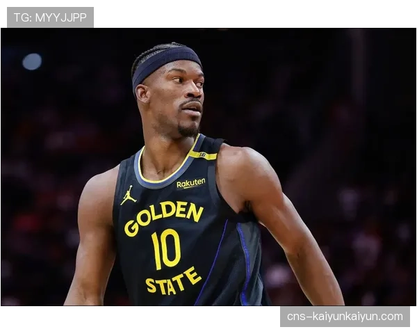 特写：库里在麦迪逊广场花园命中生涯第4000记三分，全场起立欢呼